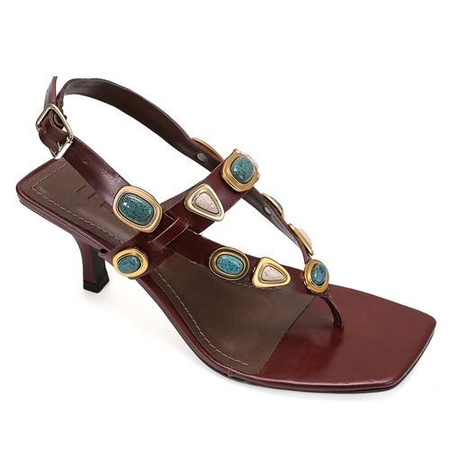 Sandália Luara Castanho